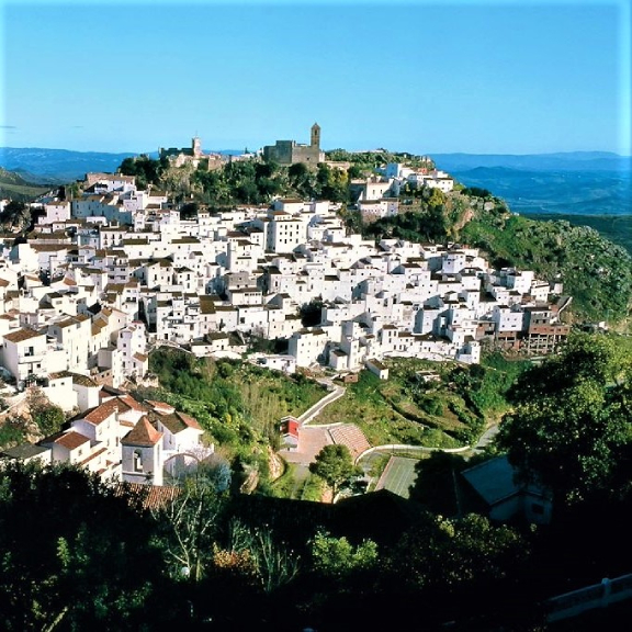 Randonnée Alpujarras Réseau de sentiers entre villages blancs traditionnels (Capileira, Bubión, Pampaneira).